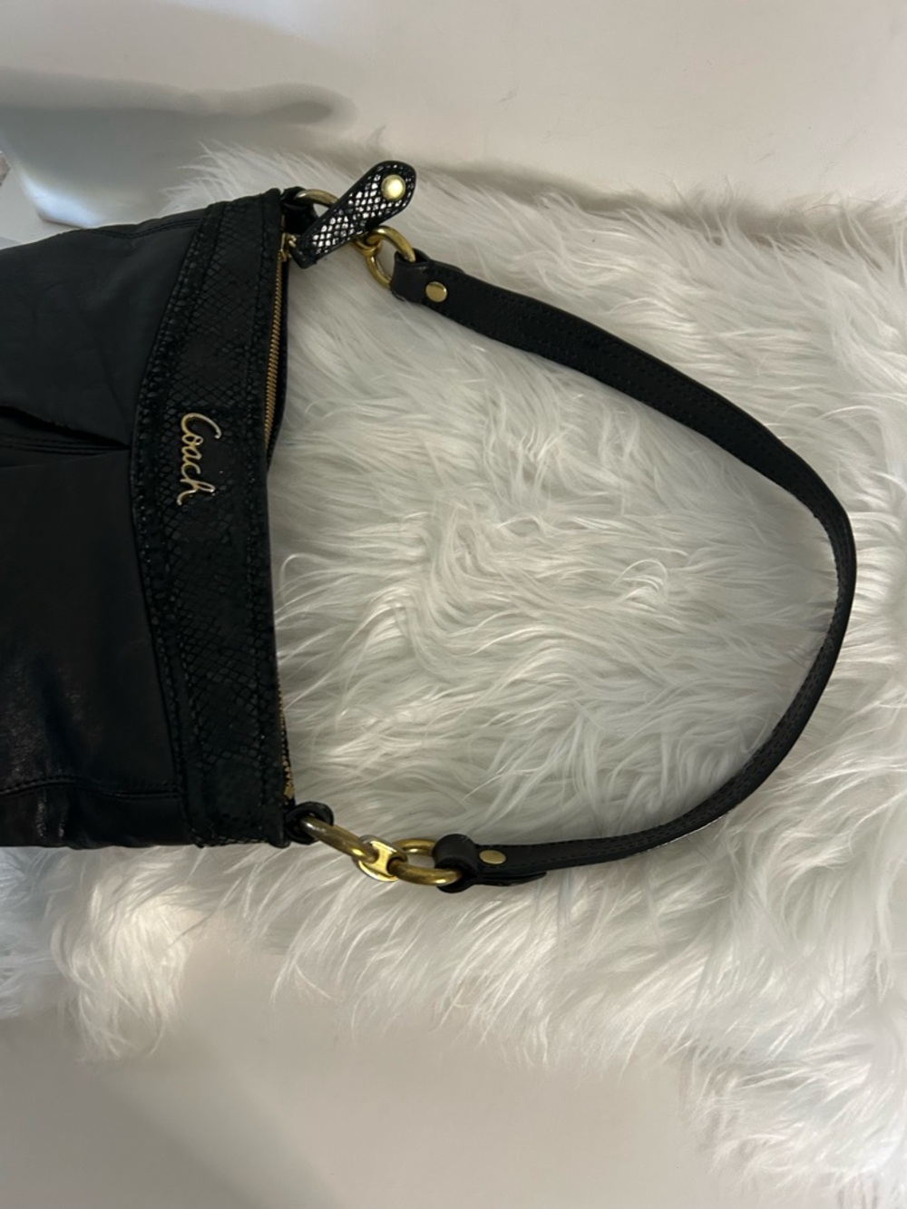 Coach Black Leather Shoulder Bag Snake skin purse Gold Hardware - Picture 13 of 15
